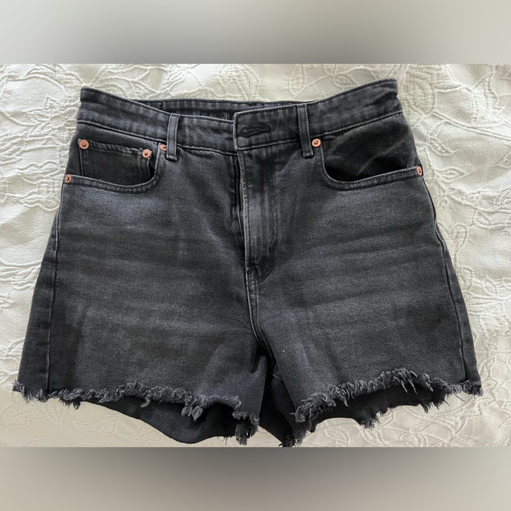 American eagle distressed black jean shorts